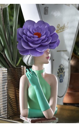 Scultura Majorette Giada Con Fiore Viola Henriette