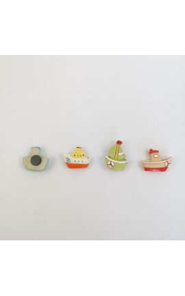 Barchette in Resina Colorata Tema Marino Con Magnete 4 Ass.
